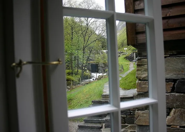 Byrkjedalstunet Hotel 3*